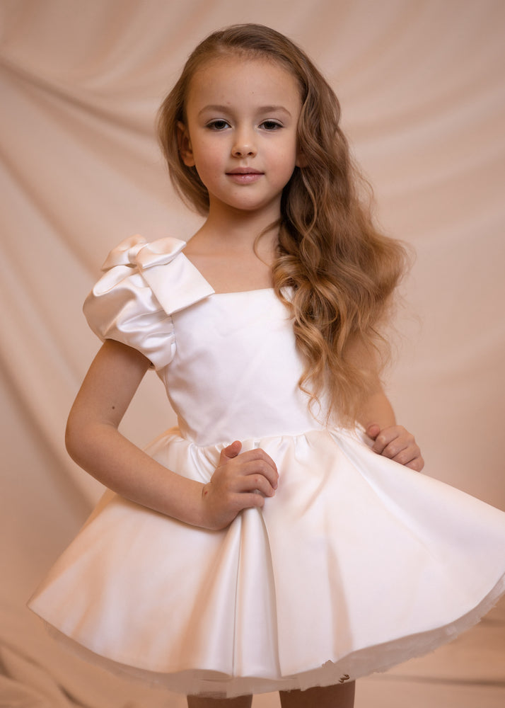 girls white satin dress Round Neck White Satin Long Sleeves Flower Girl Dresses With Bowknot