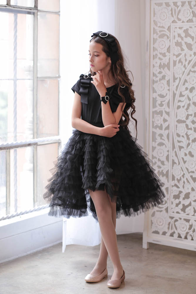 In love in black - Flowers and Ruffles